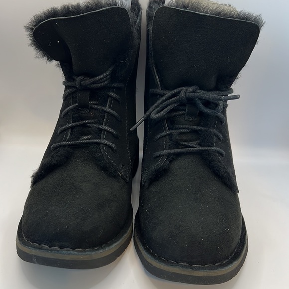 UGG Quincy Black Fur Boots size 5 NWB - Picture 2 of 8